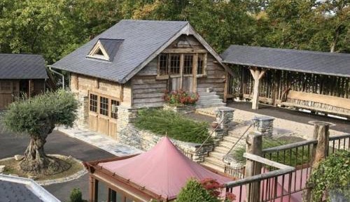 Nine-Bedroom Holiday Home