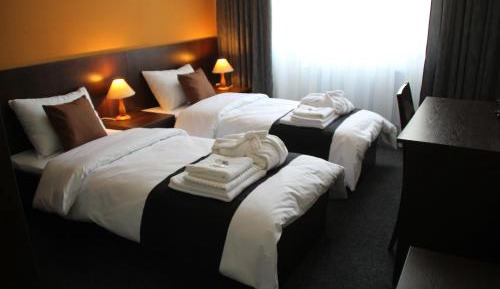 Economy Double or Twin Room with Shared Bathroom