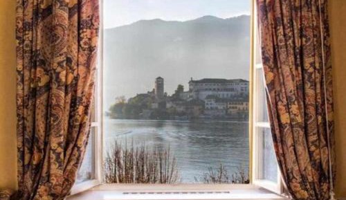 Apartment with Lake View