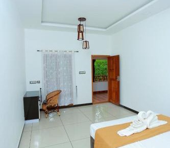 Queen Room with Balcony