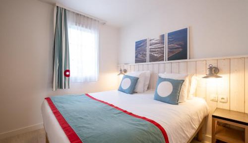 One-Bedroom Apartment with Sleeping Alcove (6 People)