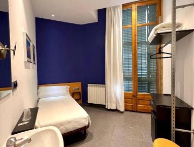 Single Room with Shared Bathroom