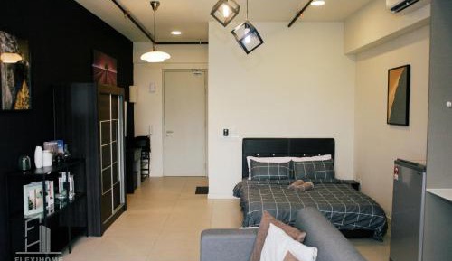 Deluxe Queen Studio 