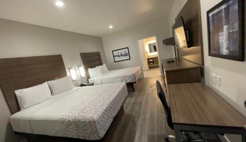 Standard Queen Room