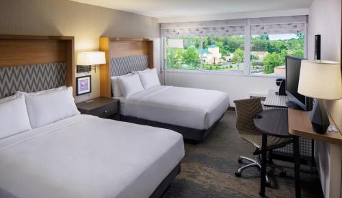 Standard Room with Two Queen Beds
