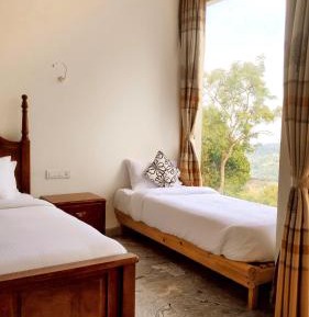 Suite with Mountain View