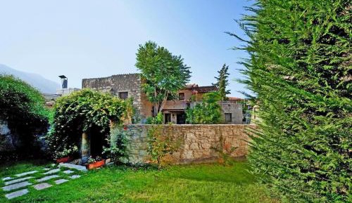 Three-Bedroom Holiday Home 