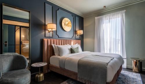 Superior King Room