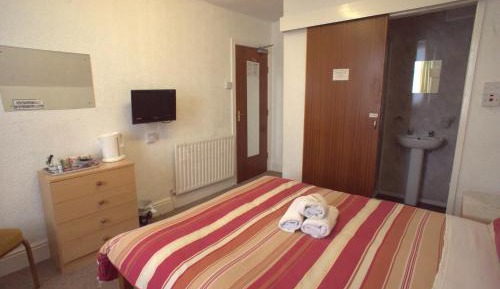 Family Room (3 Adults)