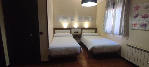 Twin Room with Private Bathroom