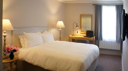 Queen Room