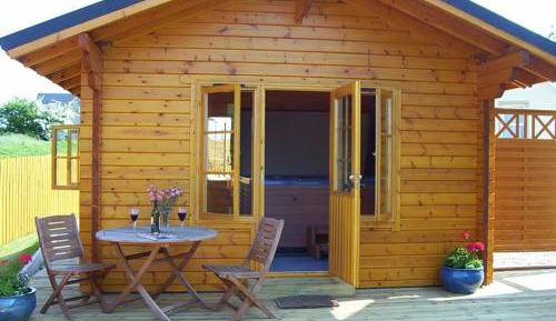 Three-Bedroom House(Millstone Cottages No.1) w/ Hot Tub