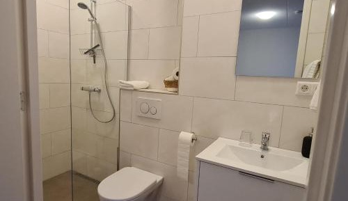Quadruple Room with Private Bathroom