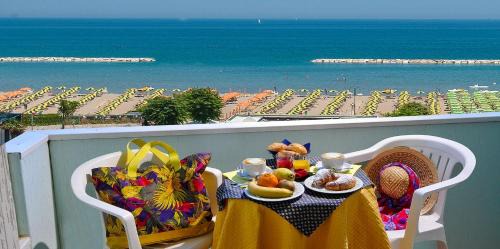 Double or Twin Room with Sea View