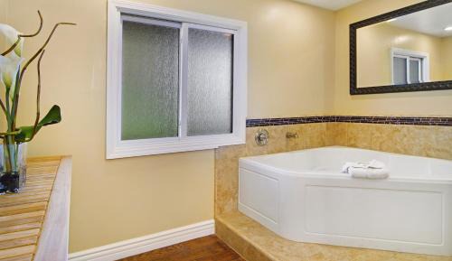 Premium King Suite