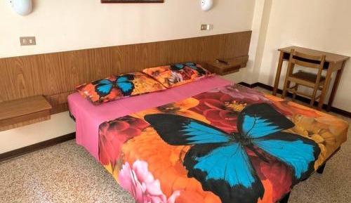 Room #40392921