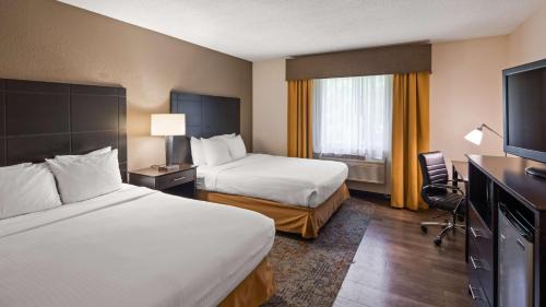 Queen Room with Two Queen Beds - Non-Smoking