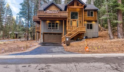 Four bedroom holiday home 