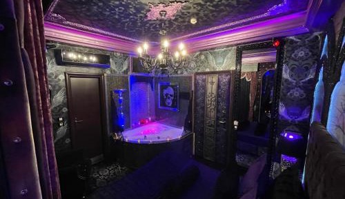 Queen Room with Spa Bath