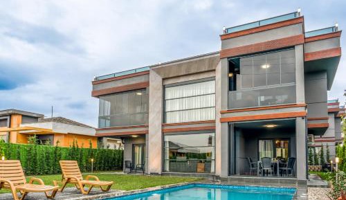Villa with Private Pool
