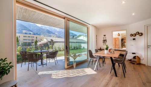Superior One-Bedroom Apartment