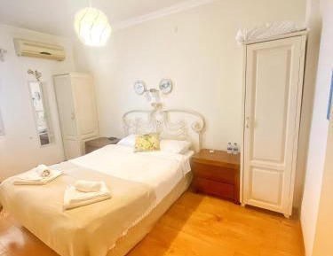 Family Room (5 Adults)