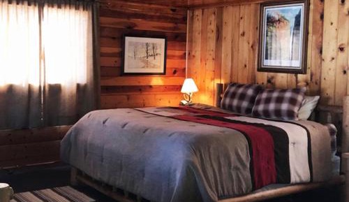 Deluxe King Cabin