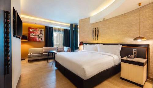 Deluxe King Room
