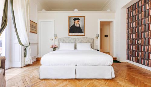 Junior Suite with Balcony