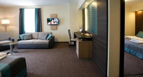 Two-Bedroom Suite