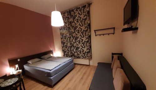 Large Apartment (1-4 Adults)