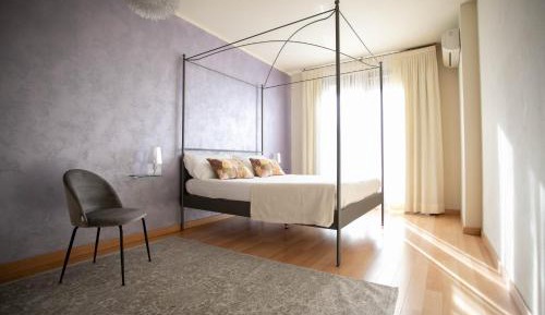 Suite with Lake View