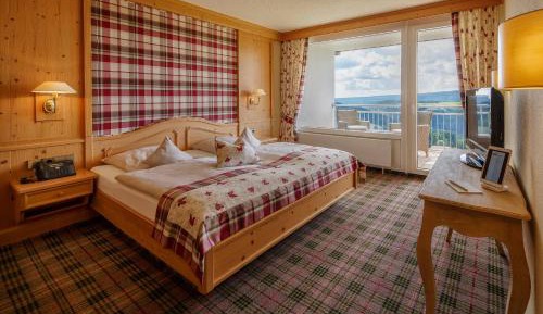 Suite with Panorama View and Balcony