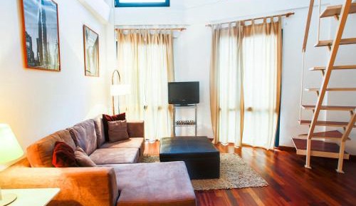 Two-Bedroom Duplex - Carrer Trànsits 6