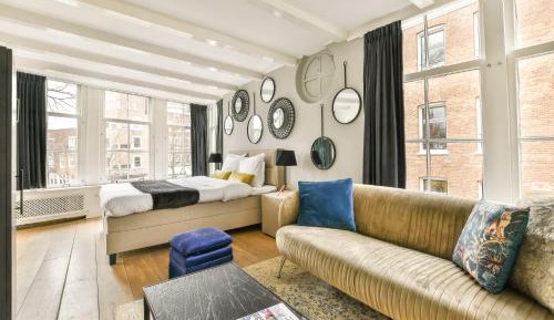 Suite with Canal View