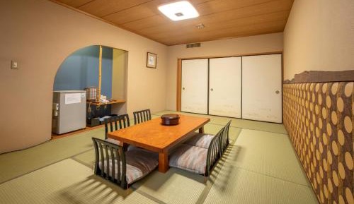 Japanese-Style Room