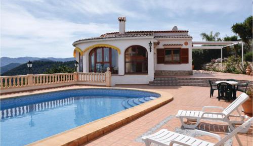 Three-Bedroom Holiday Home 