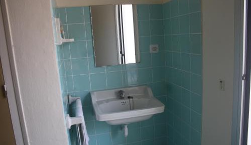 Twin Room with Shared Bathroom and Terrace