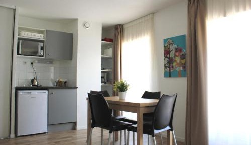One-Bedroom Apartment (4 Adults)