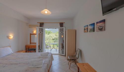 Studio (2 Adults)