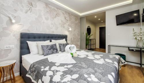 King Room with Mountain View