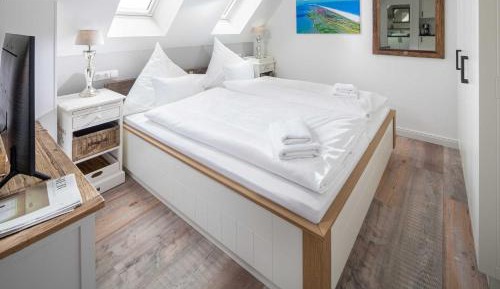 Studio with Balcony