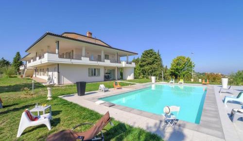 Fourteen-Bedroom Villa