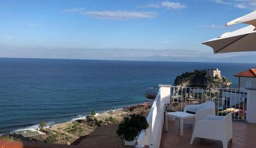 Queen Room with Sea View