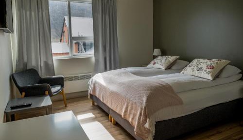 Double or Twin Room with Bathroom