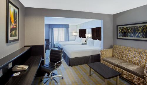 Queen Suite with Two Queen Beds