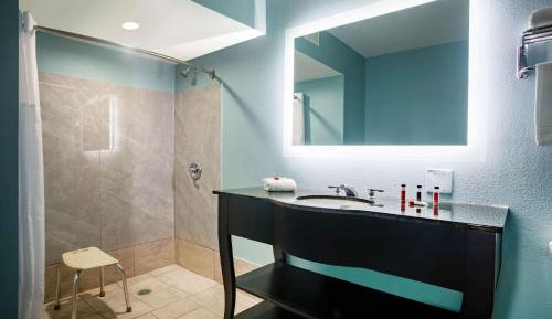 Queen Room with Two Queen Beds - Mobility Access/Non-Smoking
