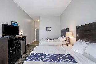 Double Room with Tub with Grab Bars - Mobility/Hearing Accessible/Non-Smoking