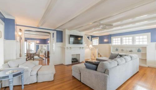 Seven-Bedroom House
