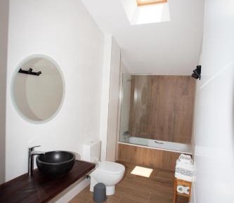 Apartment with Shower